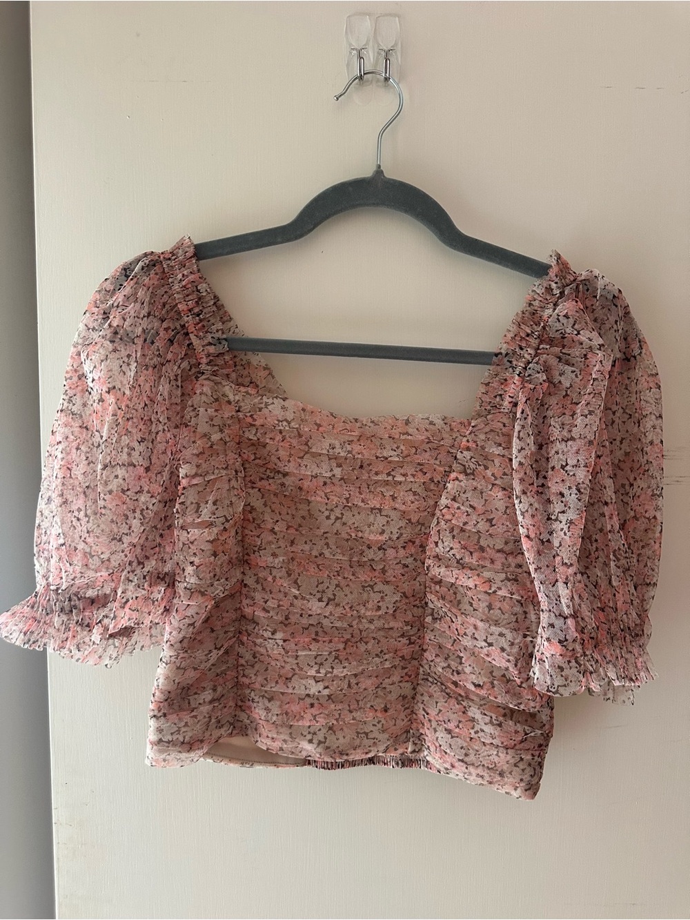 H&M Pink Floral Smocked Puff Sleeve Crop Top
